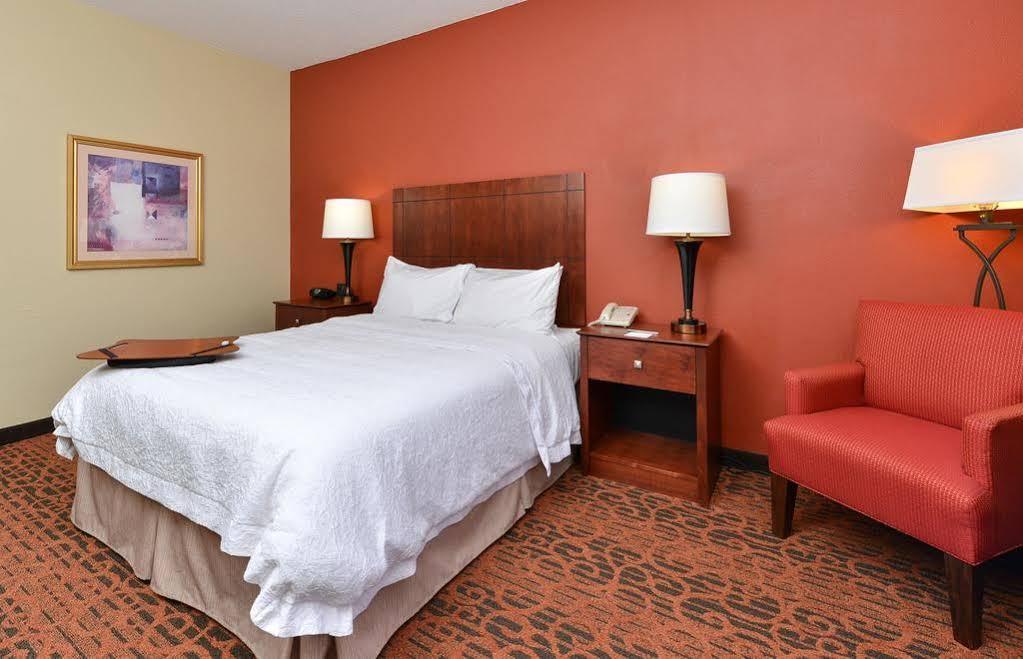 Hampton Inn Keokuk Екстериор снимка