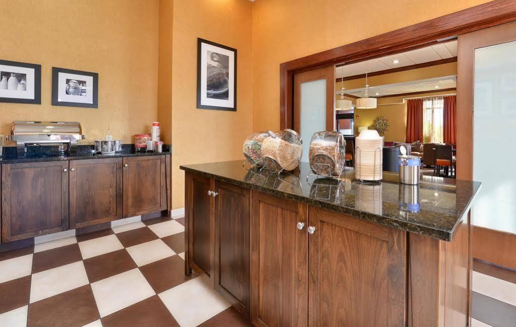 Hampton Inn Keokuk Екстериор снимка