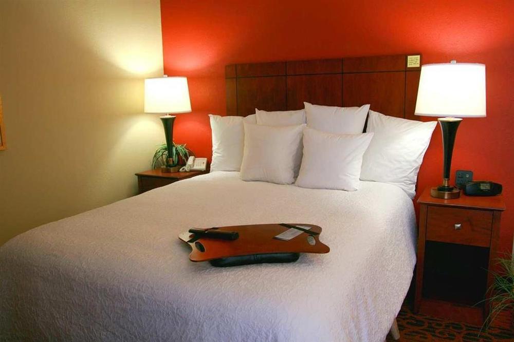 Hampton Inn Keokuk Екстериор снимка